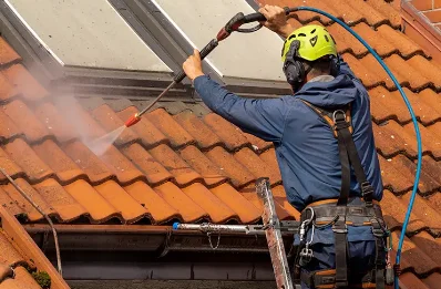 Démoussage et hydrofuge de toiture à Aren